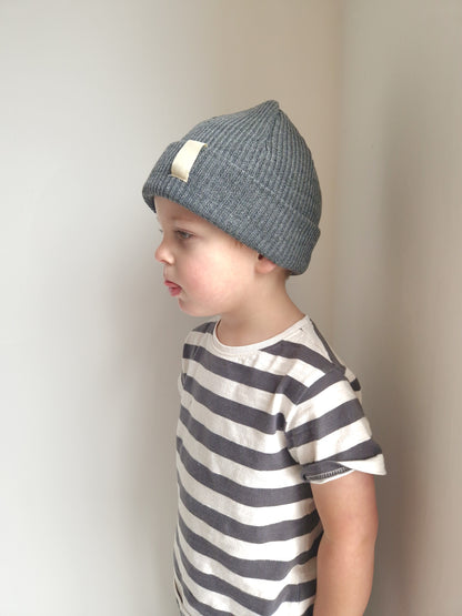 Dark grey ribbed beanie