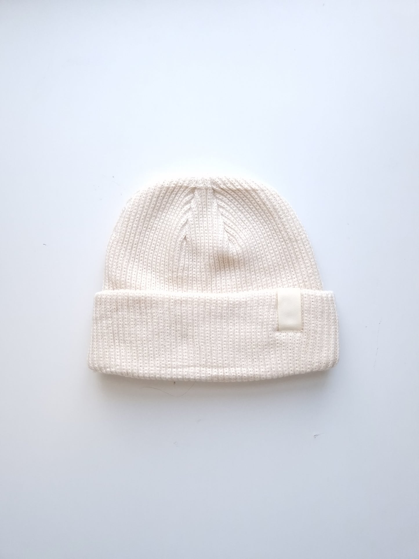 Fisherman beige ribbed beanie