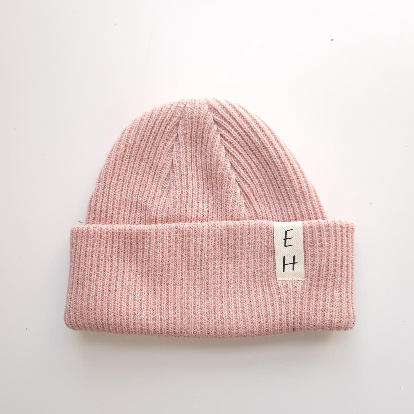 Dusky pink ribbed beanie